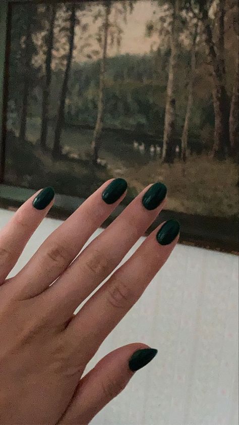 Dark Green Oval Nails, Green Oval Nails, Engagement Nails, Dark Green Nails, Green Prom, Nails Green, Green Ring, Green Oval, Round Nails