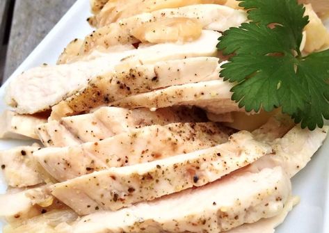 Perfectly Moist and Juicy Steamed Chicken Breast Recipe by Felice - Cookpad Steamed Chicken Breast, Steam Chicken Recipe, Steam Chicken, Steamed Meat, Steamed Chicken, Ground Chicken Recipes, Steam Recipes, Resep Diet, Recipe Indian