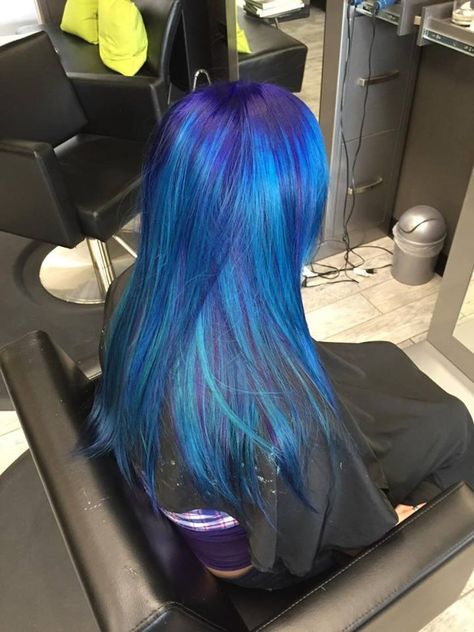 Unique Blue Hair Color Ideas, Purple And Blue Hair Ideas, Blue Multicolor Hair, Blue Hair With Purple Highlights, Blue Hair With Highlights, Purple To Blue Hair, Blue To Purple Hair, Violet Blue Hair, Mermaid Blue Hair