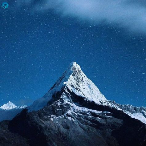 Well, who knew that the imposing Artesonraju snow-capped mountain (Ancash, Peru) is the mountain that appears in the Paramount Pictures logo since 1953. Photo: @aatre #tripello #travelbooking #vacation #travel #hotels #travelphotography #lifestyle #blog Paramount Pictures Logo, Iphone Wallpaper Landscape, Snow Caps, Mood Board Design, Paramount Pictures, Machu Picchu, Vacation Travel, The Mountain, South America