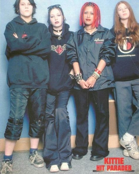 Real Grunge 90s, 2000s Grunge Fashion, 90s Punk Fashion, Mall Goth 90s, 2000 Grunge, Kittie Band, 00s Grunge, Metal Outfit, 2000s Punk