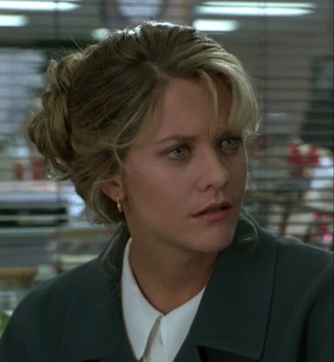 90s Meg Ryan Hair, Sleepless In Seattle Hairstyles, Meg Ryan Sleepless In Seattle Hair, 90s Meg Ryan, Meg Ryan Hairstyles Sleepless In Seattle, Sleepless In Seattle Outfits, 90s Rom Com Fashion, Meg Ryan Aesthetic, Sleepless In Seattle Hair