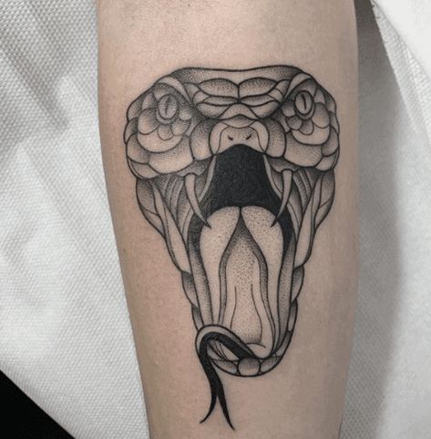 Rattlesnake Head Tattoo, Guide Tattoo, Snake Tattoo Ideas, Snake Tattoo Meaning, Small Snake Tattoo, Koi Tattoo Sleeve, Daisy Tattoo Designs, Japanese Snake Tattoo, 12 Tattoos