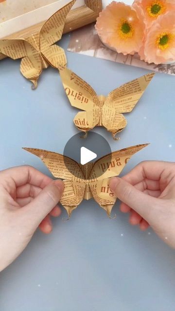 Origami Butterfly Easy, Paper Butterfly Crafts, How To Make Butterfly, Diy Paper Butterfly, Butterfly Birthday Cards, Creative Origami, Butterfly Craft, Origami Artist, Origami Love