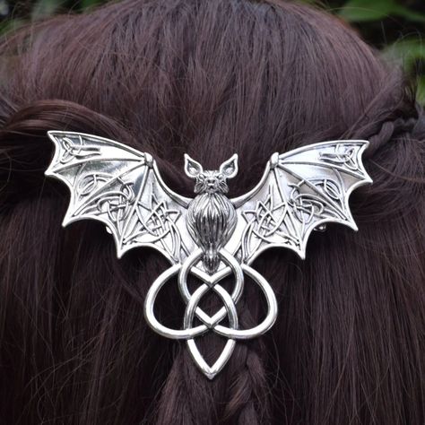 Gothic Bat Hairpin: Perfect Witchy Hair Accessory for Halloween 🦇 Transform your look with our Gothic Bat Hairpin! This Halloween Bat Barrette is the ultimate witchy hair accessory, perfect for adding a touch of enchantment and mystery to any outfit. Whether you're dressing up for a Halloween party or looking to add a bit of gothic flair to your everyday style, this hairpin is a must-have. Why Choose Our Gothic Bat Hairpin? 🌙 Unique Design: Featuring a beautifully crafted bat design, this barrette stands out as a statement piece. High-Quality Materials: Made from durable materials to ensure it stays secure in your hair. Versatile Style: Perfect for Halloween, cosplay, or everyday gothic fashion. Easy to Use: Designed to be easy to clip and stay in place, keeping your hair secure. Shop No Bat Hair Clip, Spooky Hair, Bat Halloween Costume, Witchy Hair, Gothic Hair Accessories, Witch Hair, Witch Accessories, Vampire Costumes, Vampire Clothes