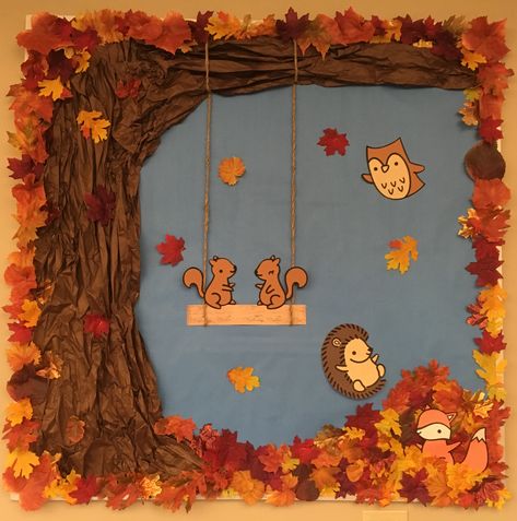 Autumn Decorating In Kindergarten, Autumn Ideas Decoration Kindergarten, Autumn Theme Classroom, Autumn Decorations For School, Autumn School Board Ideas, Autumn Decor For School, School Door Fall Decorations, 3d Fall Tree On Wall Classroom, Harvest Classroom Decorations