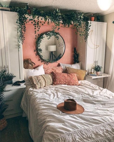 Mirror Plants, Vsco Room, Pink Mirror, Boho Bedroom Decor, Aesthetic Rooms, Bedroom Goals, Teen Bedroom Decor, Cute Room Decor, Bedroom Aesthetic