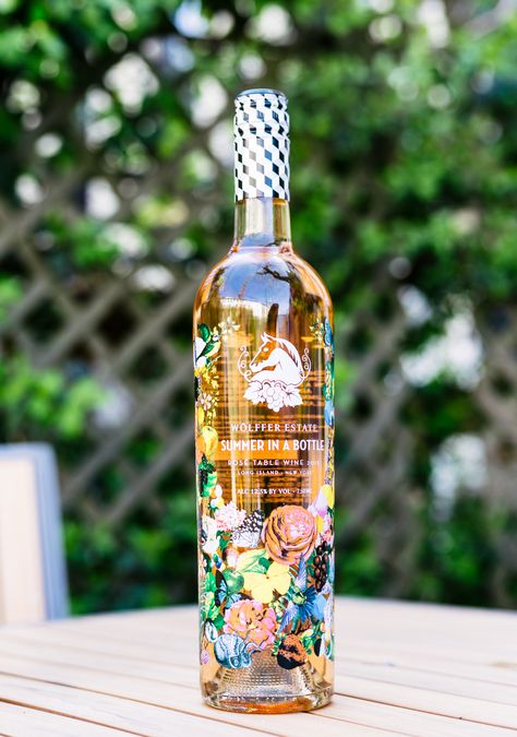 Best Rose Wine, Summer In A Bottle, Rosé Wine, Coffee Wine, Pink Wine, Growing Grapes, Vitis Vinifera, Wine Parties, Wine Time