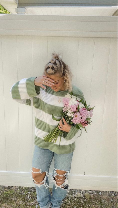 Spring Transitional Outfit Ideas - American Eagle Curvy Women’s Jeans - Amazon Striped Green Sweater - Short Hair - Spring Green And White Striped Sweater, Green Striped Sweater Outfit, Striped Tshirt Outfits, London Outfits, Jeans Amazon, Striped Sweater Outfit, Hair Spring, London Outfit, Birthday Brunch