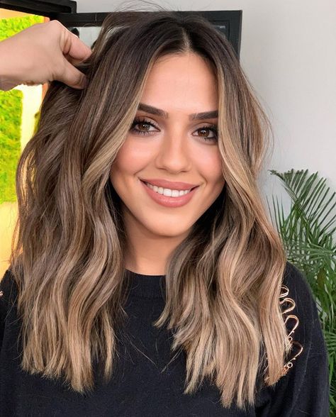 Brunette Hair Cuts, Mom Hair, Brunette Hair With Highlights, Vlasové Trendy, Hair Color Light Brown, Brunette Balayage Hair, Brown Hair Balayage, Light Hair Color, Brown Blonde Hair