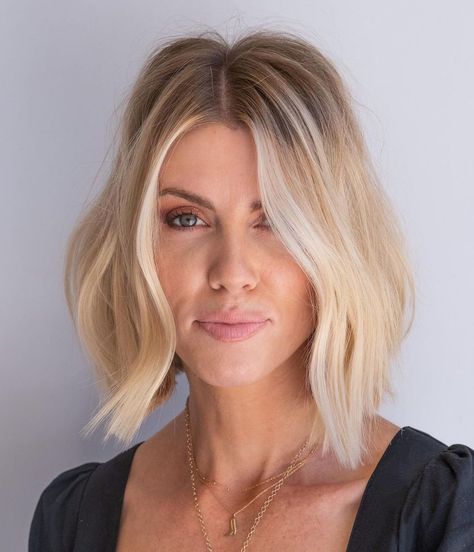 Long Face Haircuts, Layered Bob Haircuts, Stacked Bob Haircut, Long Face Hairstyles, Long Face, Haircut Inspiration, Long Faces, Blonde Bobs, Medium Hair Cuts