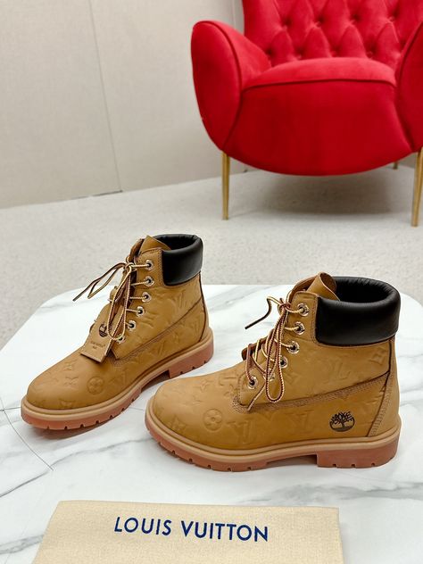 Size: Female 35-40 (41 customized non-refundable)
Size: Men's size 39-45 (39 customized non-refundable)
Upper: imported Niujing
Neri: cowhide
Outsole: original open outsole Louis Vuitton Timberland Boots, Timberlands, Timberland Boots, Louis Vuitton, Boots, Sneakers