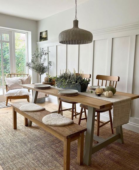 The Cotswold Company | The perfect dining table to gather friends and family around, our Chester Dove Grey trestle table sits beautifully in Katie's dining room… | Instagram Cottage Dining Rooms, Modern Farmhouse Dining Room, Modern Farmhouse Dining, Dinning Room Design, Rustic Dining Room, Dining Room Storage, Trestle Table, Farmhouse Dining Table, Dining Table With Bench