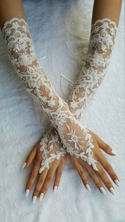 Lace Gloves Wedding, White Lace Gloves, Alana Blanchard, Pola Bordir, Wedding Gloves, Bridal Gloves, Lace Gloves, Wedding Dress Accessories, Sleeve Tattoo