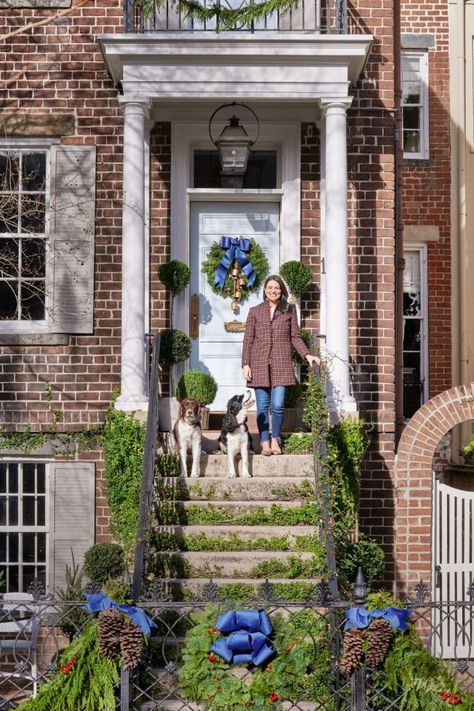 Our Home in Southern Living Traditional Southern Home, Green Table Settings, Christmas Present Wrap, Evergreen Swag, Southern Living Magazine, Historic Savannah, Southern Christmas, Decorating 101, Decorating For Christmas