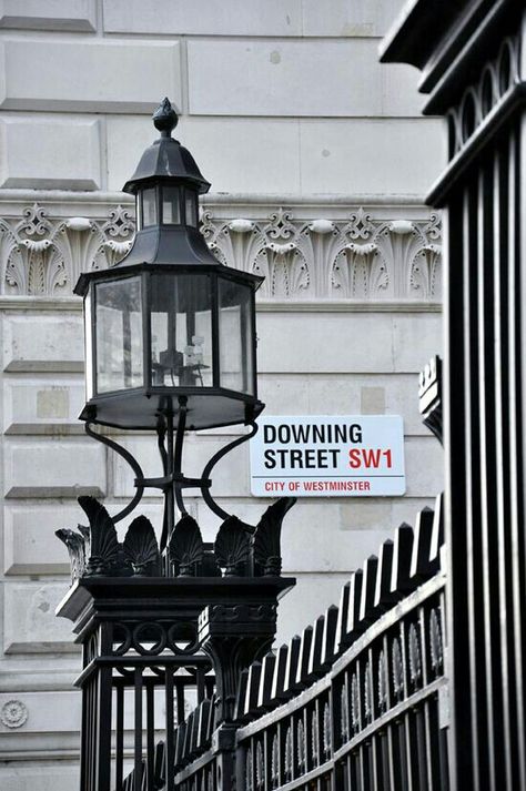 Downing Street Westminirter Inglaterra London Townhouse, Downing Street, Living In London, England And Scotland, London Town, Street Names, London Calling, London Street, London Love