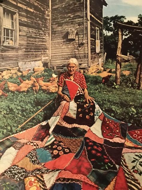 Appalachian Americans | Oda Belle Blankenship showing her beautiful quilt for the 1972 National Geographic magazine featuring the people of Appalachia. Americana Aesthetic, Western Nc, National Geographic Magazine, Cute Quilts, Southern Gothic, Appalachian Mountains, Gothic Aesthetic, Through The Looking Glass, Story Inspiration