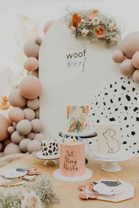 Puppy 1st Birthday, Puppy Birthday Party Theme, Puppy Party Theme, Dog First Birthday, Dog Themed Birthday Party, Dog Themed Parties, Wild Party, Puppy Birthday Parties, Dog Birthday Cake