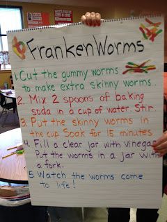 A fun science experiment using gummy worms! Science Day, October Activities, Halloween Science, Halloween Writing, Kid Science, Hallowen Ideas, Stem Teacher, Halloween Classroom, Science Lesson