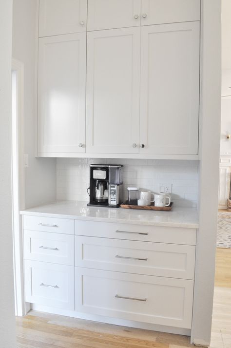 Kitchen Island No Seating Layout, Ikea Kitchen Farmhouse Style, Off White Ikea Kitchen Cabinets, Ikea Kitchen Inspiration White, Ikea Kitchen Door Fronts, Ikea Kitchen Cabinets Ideas Small Spaces, Ikea Axstad Kitchen White, Ikea Kitchen Ideas White, Ikea Kitchen Inspiration Small Spaces