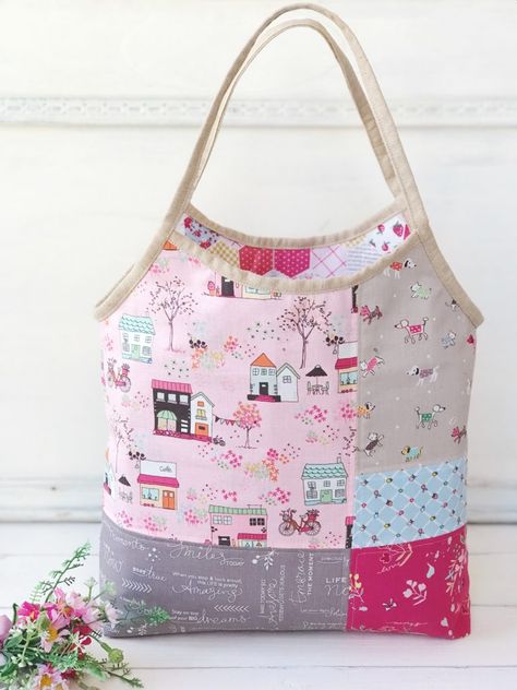 Reversible Tote Bag featuring Moments fabric designed by Minki Kim for Riley Blake Designs Minki Kim, Quilt Bags, Japanese Tote Bag, Covered Books, Coin Purse Tutorial, Tote Tutorial, Quilt Bag, Happy March, Japanese Patchwork