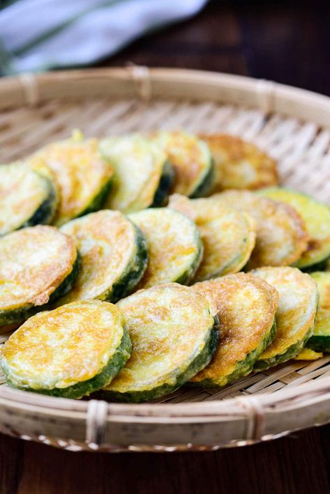 Korean Zucchini Fritters, Korean Fried Zucchini, Korean Fried Vegetables, Zucchini Egg Recipes, Hobak Jeon, Korean Jeon, Jeon Recipe, Zucchini Fried, Korean Zucchini