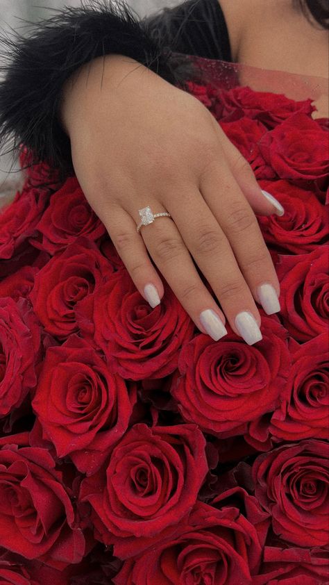 Marriage Rings Aesthetic, Marriage Rings, Rings Aesthetic, Marriage Ring, Marriage Proposals, Rose Petals, Diamond Wedding Bands, Diamond Rings, Class Ring