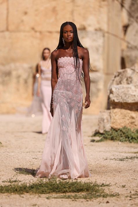 Tulle Maxi Dress, Runway Fashion Couture, Georges Hobeika, Moda Paris, Georgette Dress, Glam Dresses, Designer Gowns, Spring 2024, Beautiful Gowns