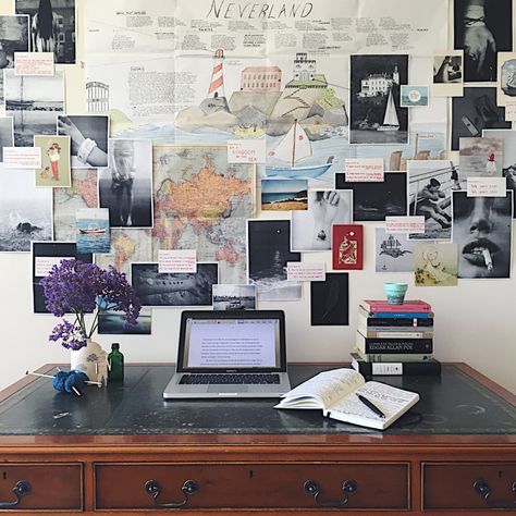 Author Desk Aesthetic, Author Office Aesthetic, Writing Desk Inspiration, Writer Office Ideas, Writing Space Aesthetic, Writer Desk Aesthetic, Creative Writer Aesthetic, Writer Office Aesthetic, Writers Desk Aesthetic