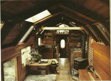 Small Cabin, Tiny Living, Cabins In The Woods, House On Wheels, Little House, My New Room, Bari, House Inspo, Handmade Home