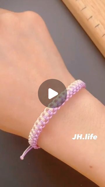 Chinese Knotting Cord Bracelets, Homemade Bracelets With String, How To Make A Bracelet, Knotting Bracelets, How To Make Bracelets, Chinese Knot Bracelet, Rope Bracelets Diy, Braided Fleece, Knotted Bracelets