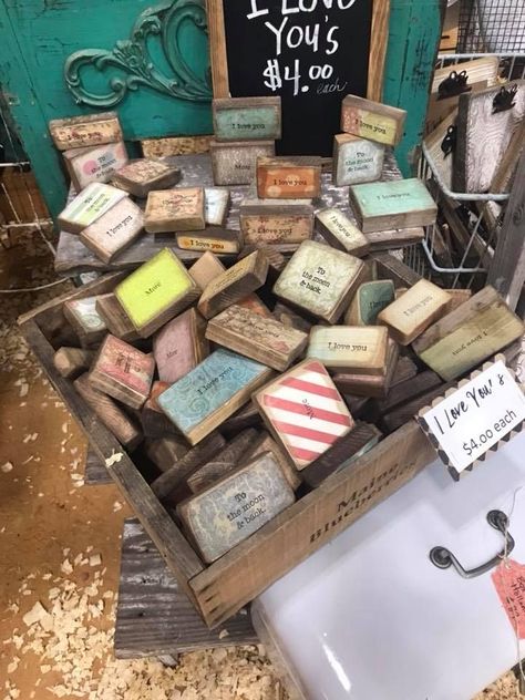 Diy Wood Block Art, Scrap Wood Projects Diy Easy To Sell, 2x4 Signs, Cricut Signs, Easy Crafts To Sell, Scrap Wood Crafts, Wood Block Crafts, Barn Wood Projects, Wood Projects That Sell