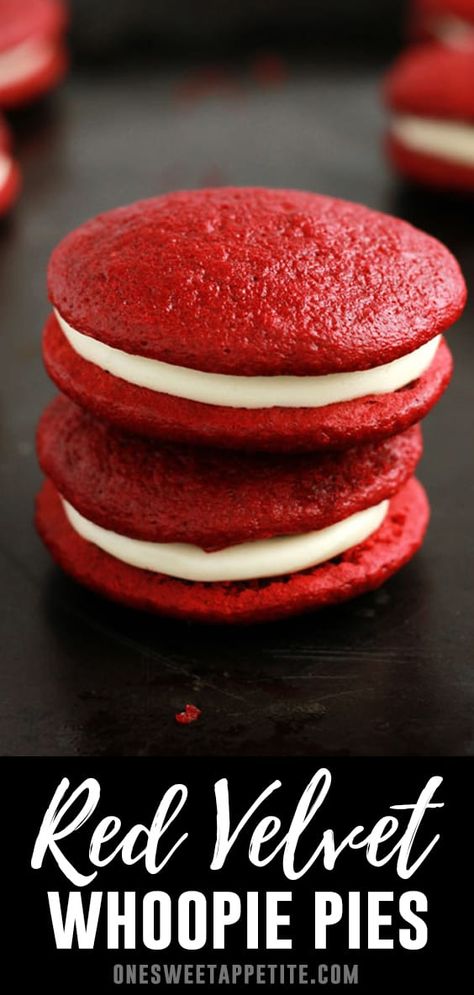 Cake Mix Whoopie Pies, Whoopie Pie Filling, Red Velvet Whoopie Pies, Salted Caramel Pretzels, Simple Cookie, Chocolate Chip Shortbread Cookies, Whoopie Pie Recipe, Quick Cookies, Salted Caramel Mocha