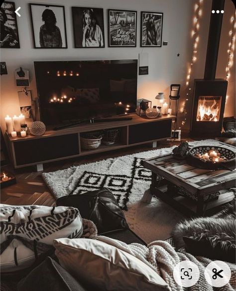 Dark Boho Living Room, Boho Living Room Ideas, Dark Home Decor, Apartment Living Room Design, Inspire Me Home Decor, Cozy Room Decor, Apartment Decor Inspiration, Boho Living, Apartment Inspiration