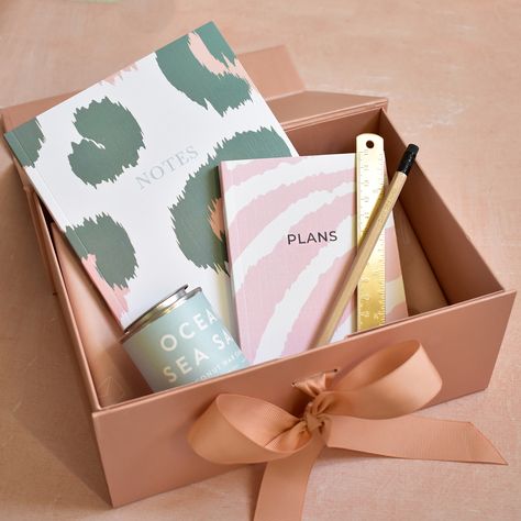 Stationary Gift Box Ideas, Notebooks Ideas, Popsicle Stick Crafts House, To Smell Good, To Do List Notebook, A6 Notebook, Desk Gifts, Notebook Case, Stick Crafts