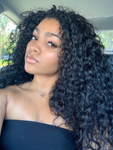 Middle Part Curly Hair, Red Weave Hairstyles, Curly Hair Weave, Long Weave Hairstyles, Natural Hair Weaves, Body Wave Weave Hairstyles, Black Hairstyles With Weave, Straight Weave Hairstyles, Curly Weave Hairstyles