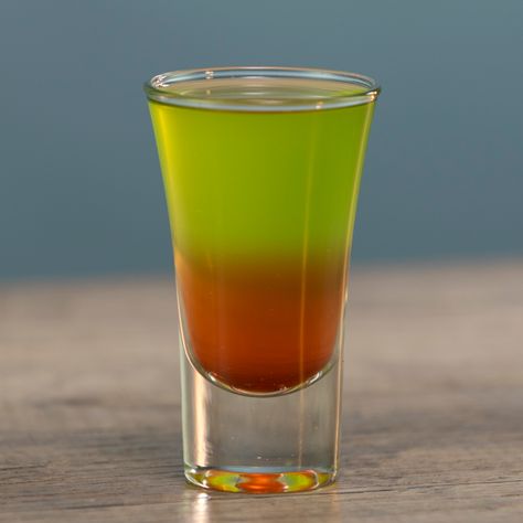 Gobstopper - Tipsy Bartender Vodka Melon, Tipsy Bartender Recipes, Birthday Cake Shots, Vodka Mixers, Shots Alcohol Recipes, Shooter Recipes, Bar Shots, Cake Shots, Strawberry Birthday Cake