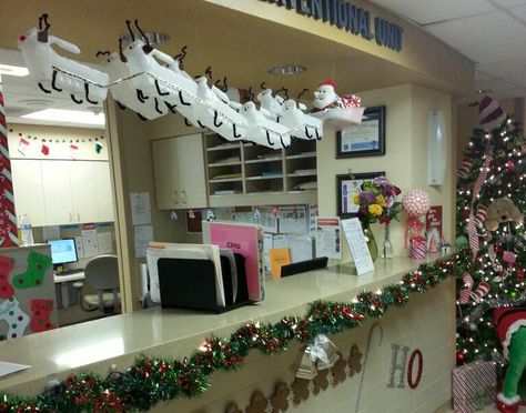 Thanks to the nurses at St. Joseph's Hospital, 6H, Phoenix for providing some Christmas cheer for those in the hospital during the holidays. Check out Santa's bed pan sleigh and urinal reindeer. Nurse Station Christmas Decorations, Hospital Fall Decorations, Hospital Ward Christmas Decorations, Christmas Decor Hospital, Hospital Xmas Decorations, Christmas In The Hospital, Decorated Hospital Rooms, Hospital Unit Christmas Decorations, Nursing Station Christmas Decorations