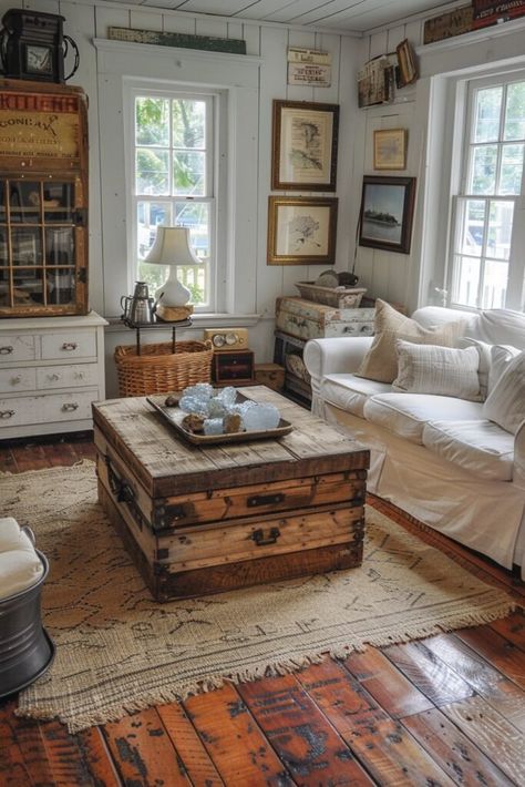 29 Coastal Interior Decorating Ideas for a Breezy Atmosphere New England Home Decor Traditional, Old Beach House Aesthetic Interior, New England Style Home Interior, English Seaside Aesthetic, New England Interior Design Style, Seaside Living Room, Coastal Home Decor Ideas, Beach House Interior Living Room, Nantucket Cottage Interiors