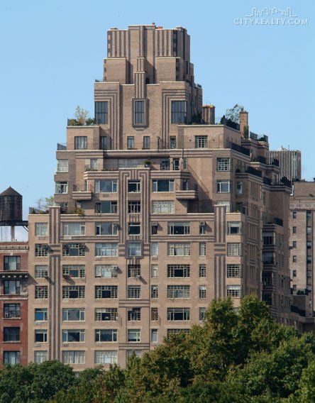 Pre-war prestige: NYC's top-10 buildings designed by Emery Roth | 6sqft Art Deco Architecture Miami, Nex York, Art Deco New York, New York City Buildings, Miami Interior Design, Vintage Nyc, Central Park West, New York Architecture, Art Deco Buildings