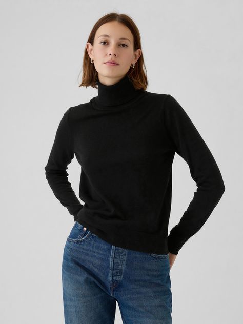 Soft wool sweater.  Turtleneck.  Long sleeves.  Responsible Wool Standard certified.  Fit: Classic.  A straight & easy fit.  Hits at the hip.  Models wearing Gap Black 3/4 Sleeve Sweater, Fleece Turtleneck Outfit, Black Turtleneck Aesthetic, Black Turtleneck Outfit Casual, Black Turtleneck Women, Black Turtle Neck Outfit Women, Turtle Neck Sweater Outfit, Black Turtle Neck Outfit, Turtle Neck Outfit Women