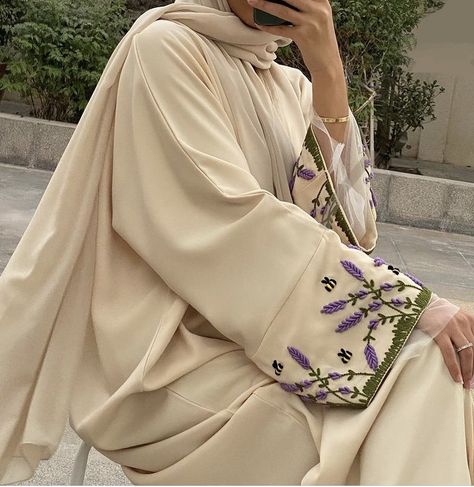 @phaii.line on insta 💞 How To Dress Cool, Abaya Outfit, Mode Kimono, Modern Hijab Fashion, Muslim Fashion Hijab Outfits, Hijabi Fashion Casual, Muslim Girl, Mode Abaya, Salwar Kamiz