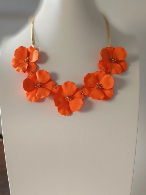 1pc European And American Fashionable 3d Exaggerated Elegant Flower Pendant Necklace, For The ClavicleI discovered amazing products on SHEIN.com, come check them out! Orange Accessories, Geometric Rose, Orange Candy, Necklace Orange, Prom Accessories, Bib Necklaces, Sweater Chain, Flower Pendant Necklace, Floral Necklace