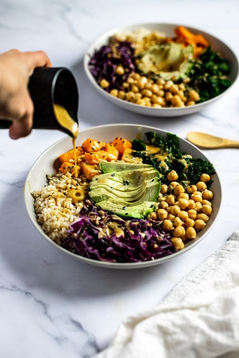 Buddha Bowl With Creamy Miso Sauce - Dash of Honey Vegetarian Bowls, Miso Sauce, Buddha Bowls Recipe, Healthy Bowls Recipes, Buddha Bowls, Healthy Bowls, Veggie Bowl, Vegan Bowls, Poke Bowl