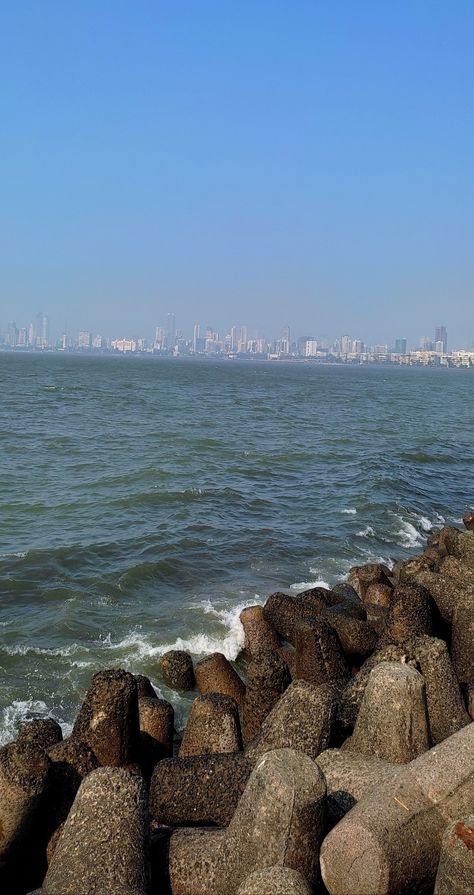 Mumbai Meri Jaan, Mumbai Trip, Marine Drive Mumbai, Bandra Worli Sea Link, Night Rides Snapchat, Marine Drive, Seductive Photos, Beach Instagram Pictures, Broken Screen Wallpaper