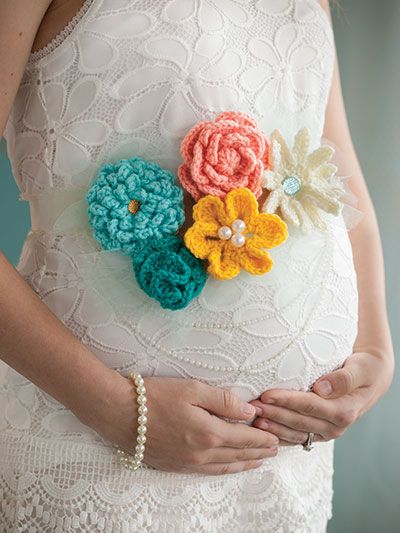 What's New - Crochet - Maternity Sash Crochet Pattern Maternity Sash Diy, Crochet Maternity, Distintivos Baby Shower, Pregnant Outfits, Flower Jacket, Crochet Accessory, Baby Shower Sash, Crochet Belt, Crochet Flowers Easy