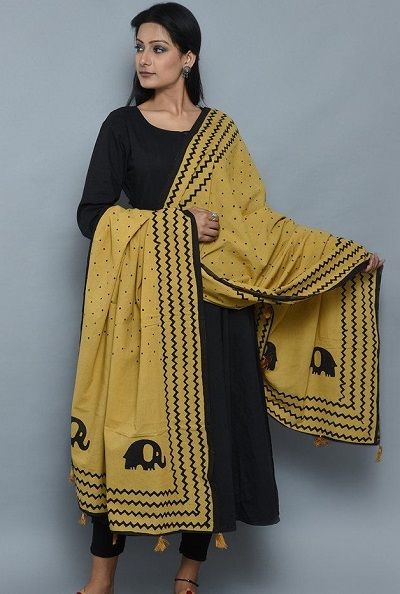 Latest 50 Cotton Dupatta Designs For Women (2021) Cotton Dupatta Designs, Latest Dupatta Designs, Elephant Block Print, Dupatta Designs Ideas, Dupatta Designs, Dupatta Style, Wear Black Dresses, Indian Kurti Designs, Cotton Saree Blouse Designs