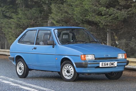 80s Uk Aesthetic, 80s Cars Aesthetic, 90s Cars Aesthetic, 1990 Cars, Cars 80s, 2000s Cars, 1980s Uk, 1980s Memories, 80s Car