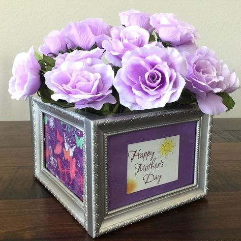 Flower And Photo Centerpieces, Diy Picture Frame Box Centerpiece, Picture Frame And Flower Centerpieces, Picture Frame Centerpiece Ideas Birthday, Picture Frame Box Centerpiece, Dollar Tree Picture Frame Centerpieces, Picture Frame Flower Vase, Picture Frame Vase Diy, Gift Card Picture Frame Idea