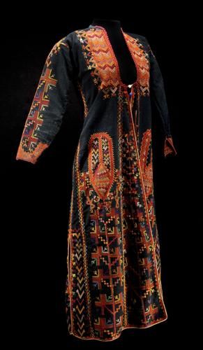 Heart of a nation: Folk treasures from Syria | Museum Shows | santafenewmexican.com Syria Clothes, Syrian Clothing, Embroidered Coat, Historical Costume, Embroidery Dress, Historical Clothing, Historical Fashion, Art Display, Syria